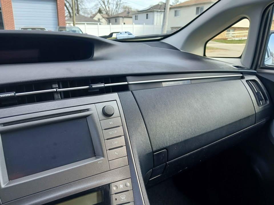 Toyota Prius 5dr HB Three (Natl) 2012