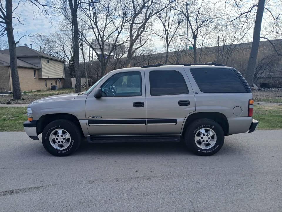 Chevrolet Tahoe 4dr 4WD LS 2001