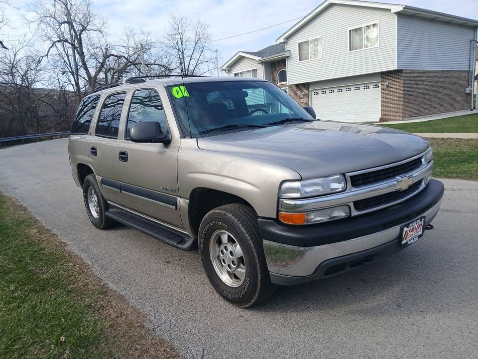 Chevrolet Tahoe 4dr 4WD LS 2001
