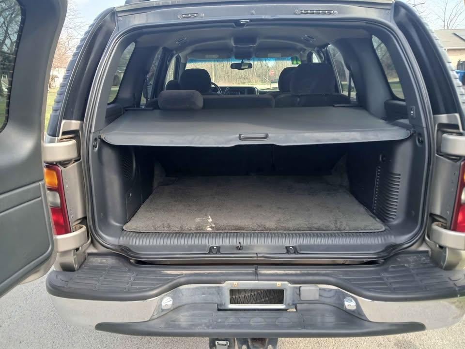 Chevrolet Tahoe 4dr 4WD LS 2001