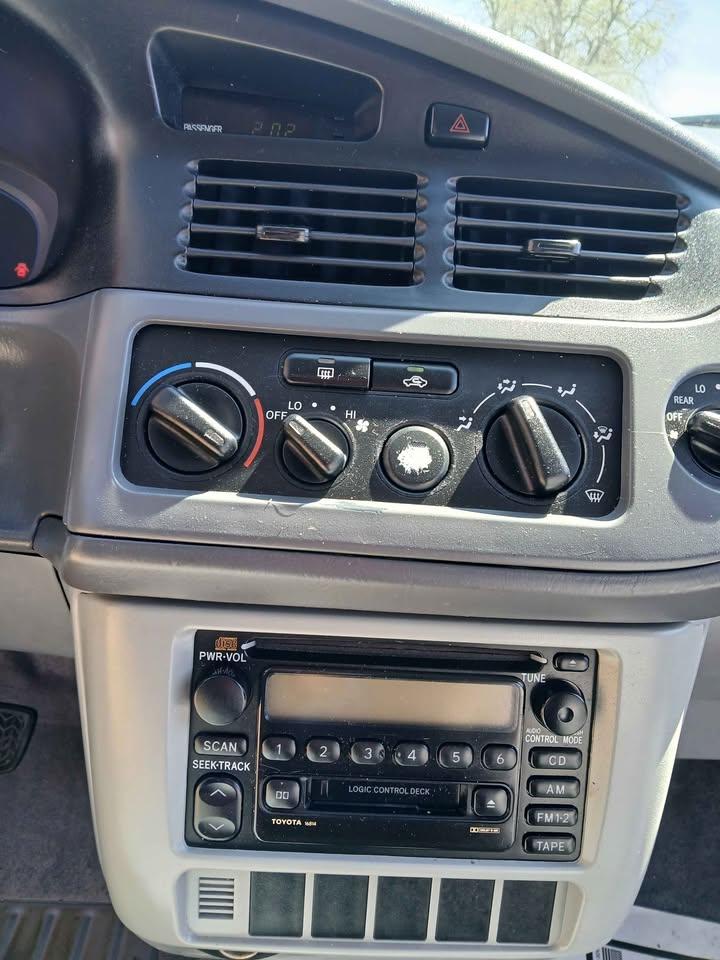 Toyota Sienna 5dr CE (Natl) 2003