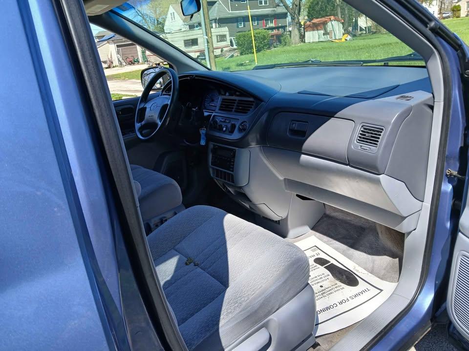 Toyota Sienna 5dr CE (Natl) 2003