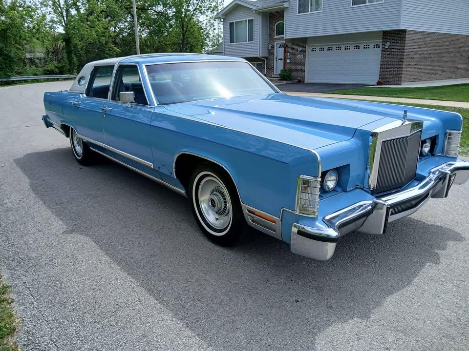 Lincoln Town Car 4dr Sdn Cartier 1979