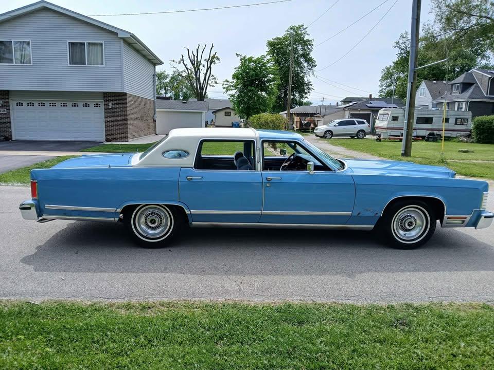Lincoln Town Car 4dr Sdn Cartier 1979