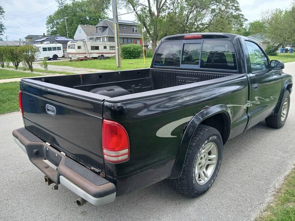 Dodge Dakota 2dr Reg Cab 112" WB Base 2004