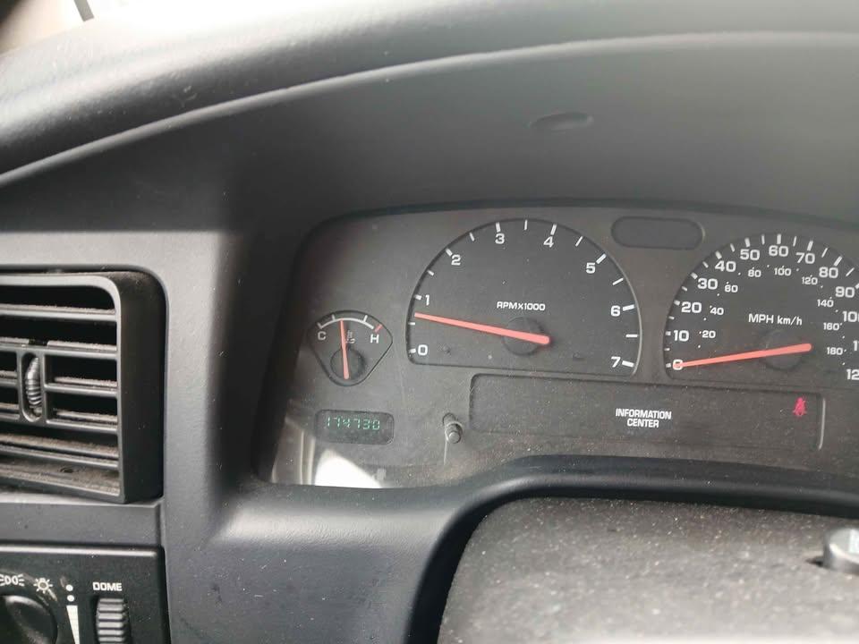 Dodge Dakota 2dr Reg Cab 112" WB Base 2004