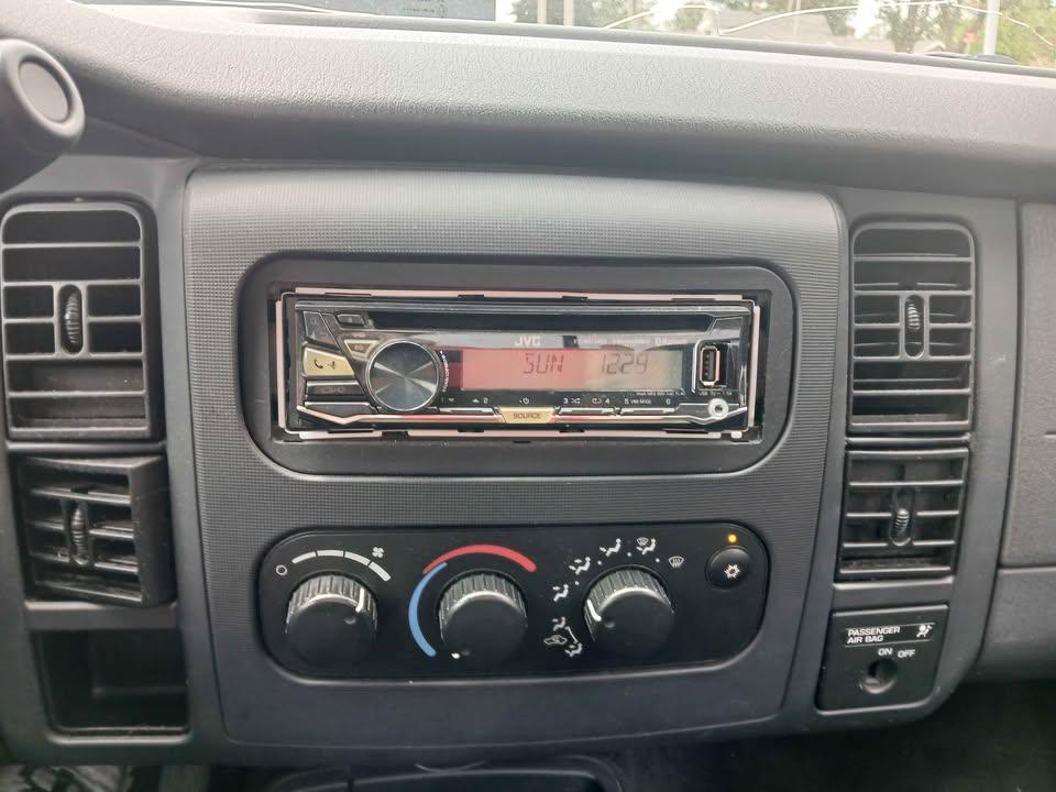 Dodge Dakota 2dr Reg Cab 112" WB Base 2004