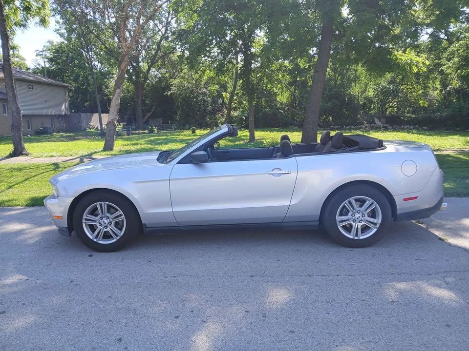 Ford Mustang 2dr Conv V6 2012