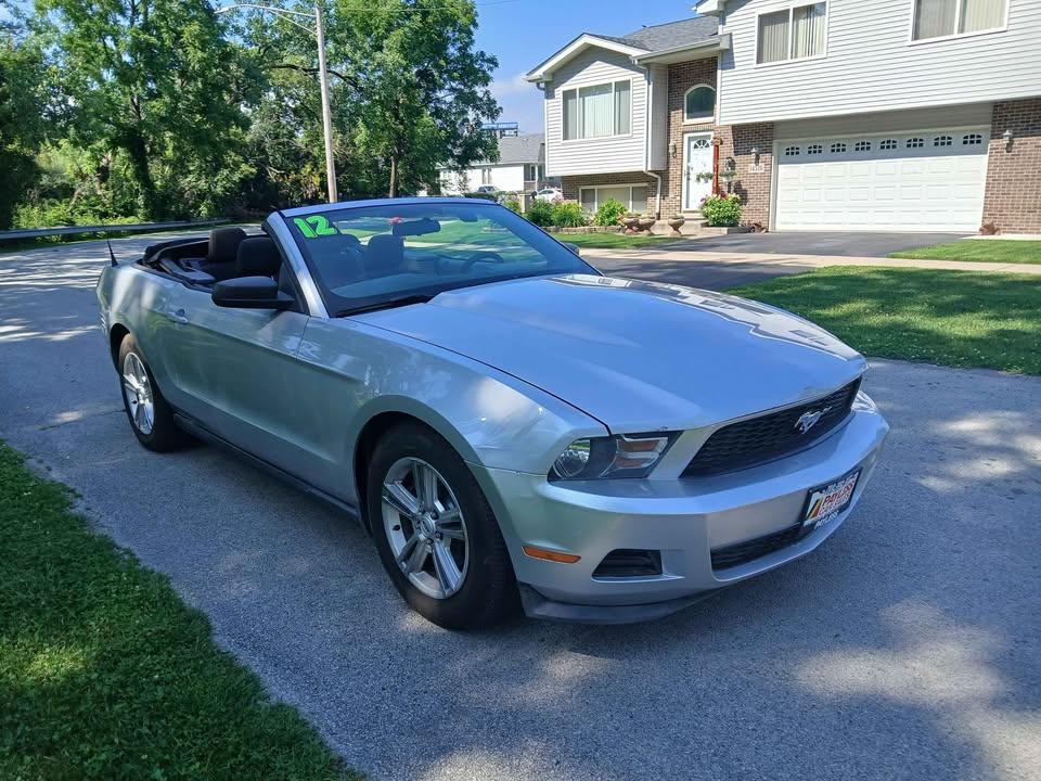 Ford Mustang 2dr Conv V6 2012