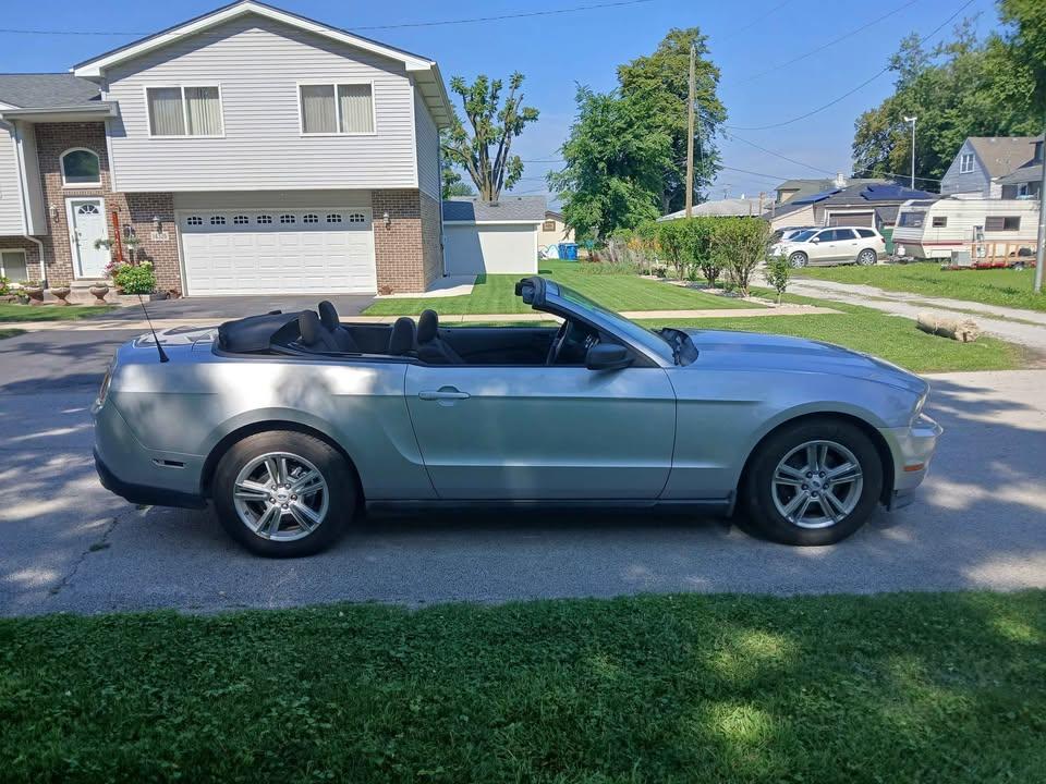 Ford Mustang 2dr Conv V6 2012