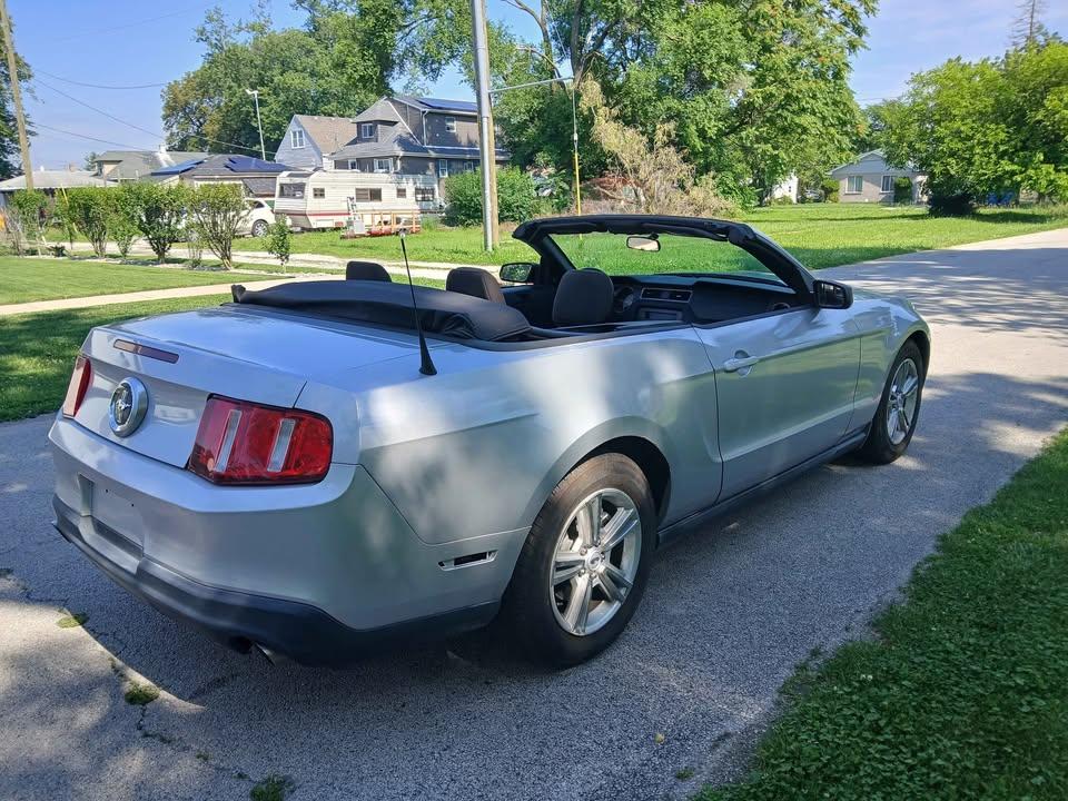 Ford Mustang 2dr Conv V6 2012