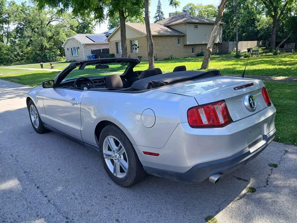 Ford Mustang 2dr Conv V6 2012