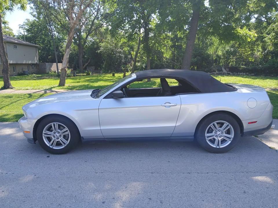 Ford Mustang 2dr Conv V6 2012