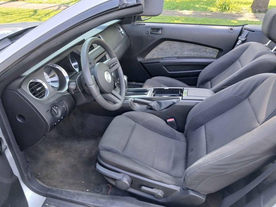 Ford Mustang 2dr Conv V6 2012