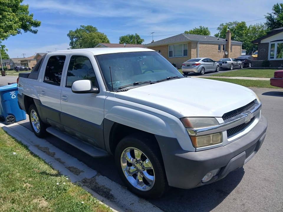 Chevrolet Avalanche 1500 5dr Crew Cab 130" WB 4WD 2003