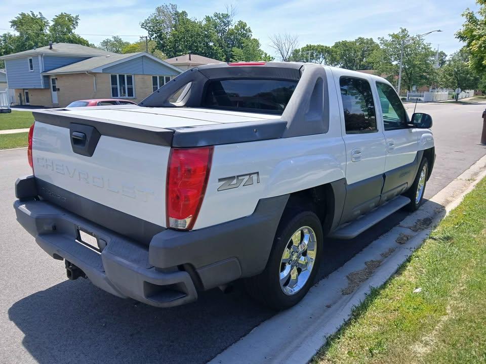 Chevrolet Avalanche 1500 5dr Crew Cab 130" WB 4WD 2003