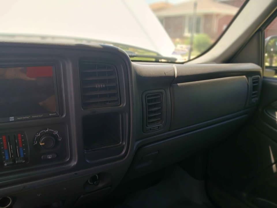 Chevrolet Avalanche 1500 5dr Crew Cab 130" WB 4WD 2003
