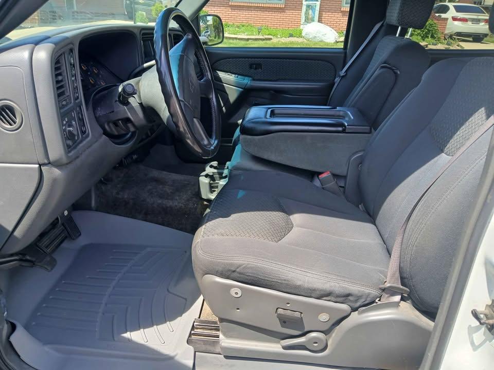 Chevrolet Avalanche 1500 5dr Crew Cab 130" WB 4WD 2003