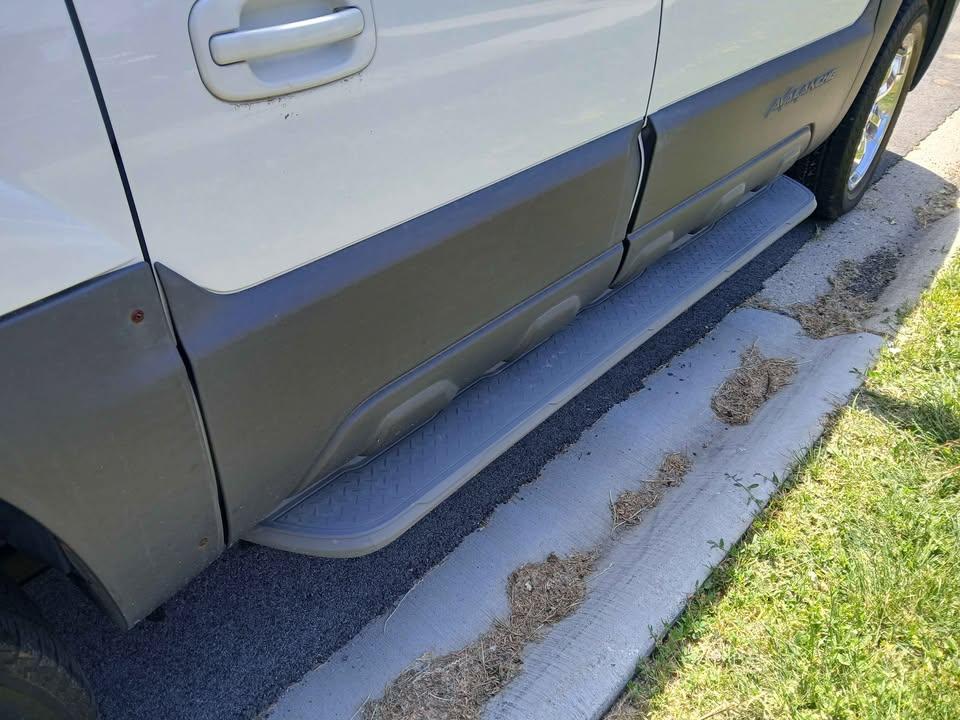 Chevrolet Avalanche 1500 5dr Crew Cab 130" WB 4WD 2003
