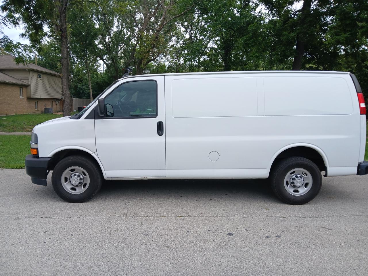 Chevrolet Express Cargo Van RWD 2500 135" 2018