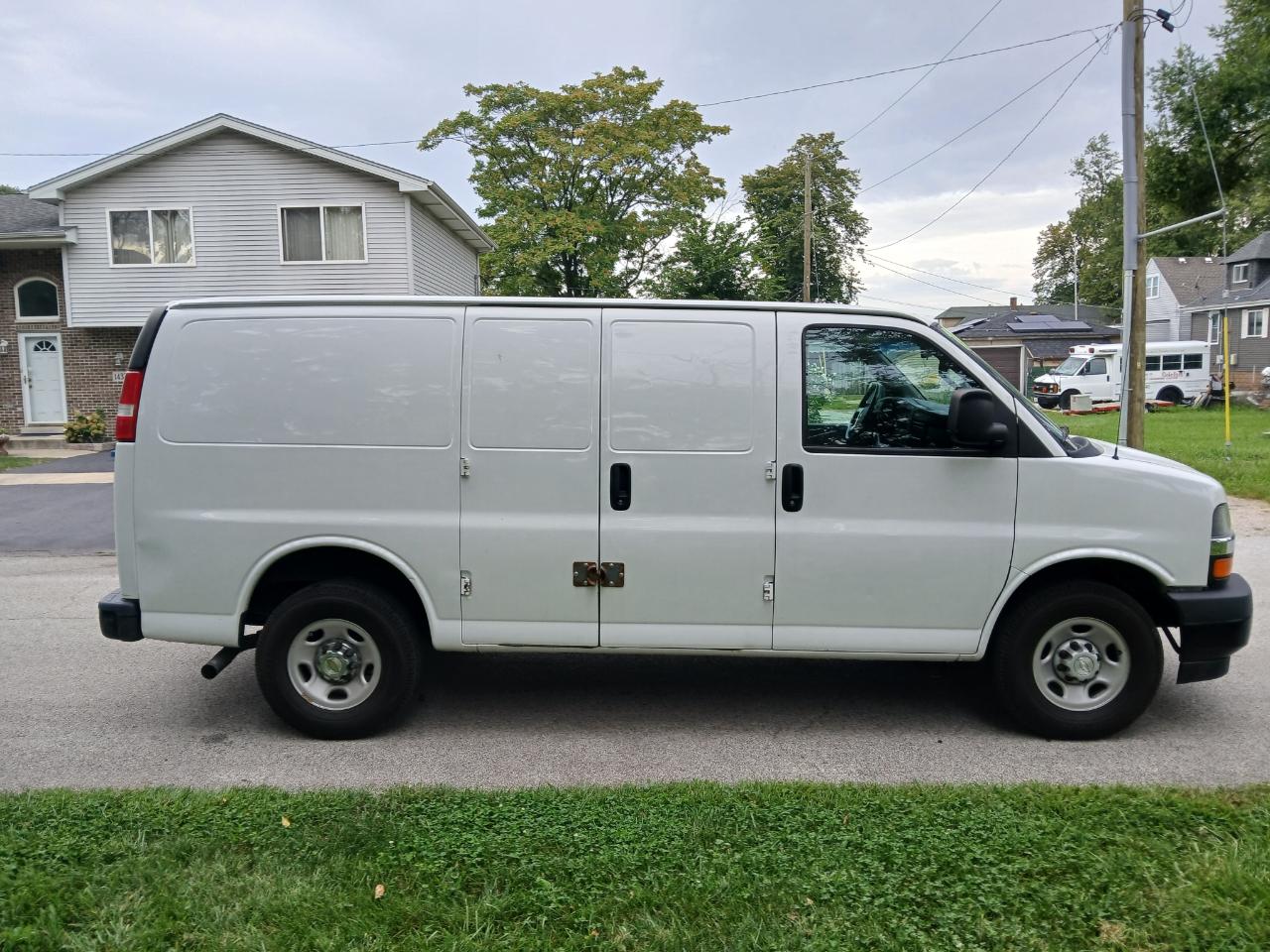 Chevrolet Express Cargo Van RWD 2500 135" 2018