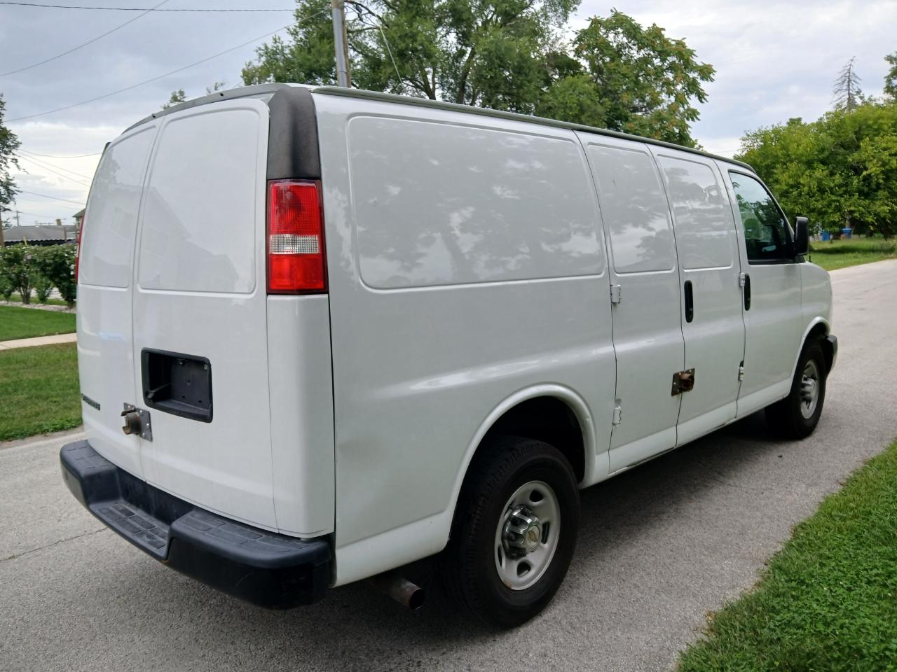 Chevrolet Express Cargo Van RWD 2500 135" 2018