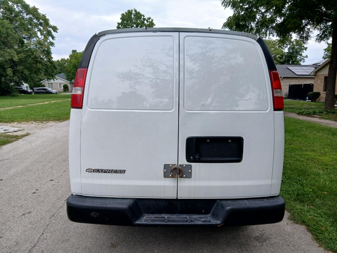Chevrolet Express Cargo Van RWD 2500 135" 2018
