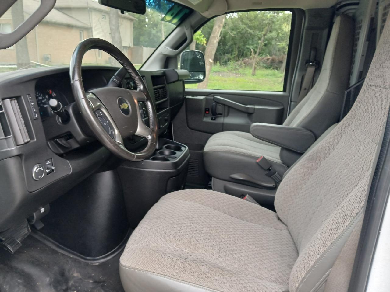 Chevrolet Express Cargo Van RWD 2500 135" 2018