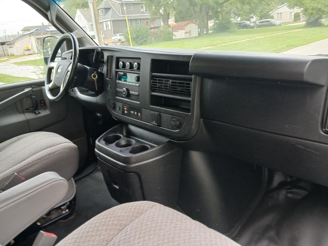 Chevrolet Express Cargo Van RWD 2500 135" 2018
