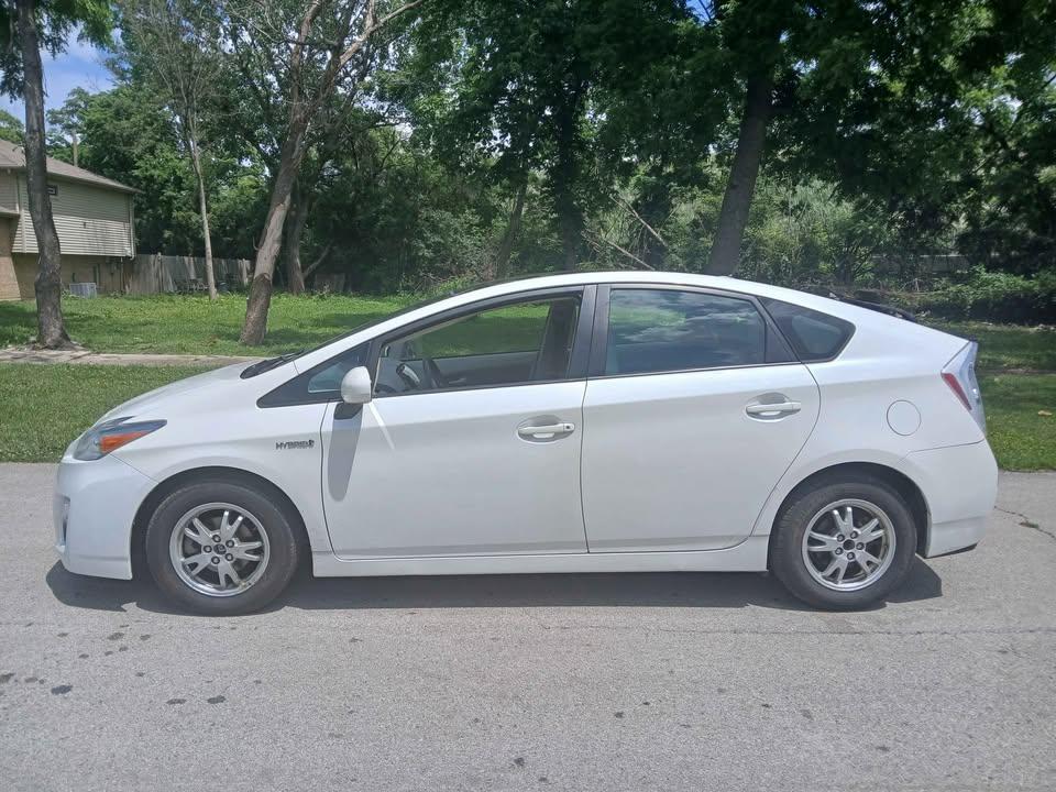 Toyota Prius 5dr HB III (Natl) 2011