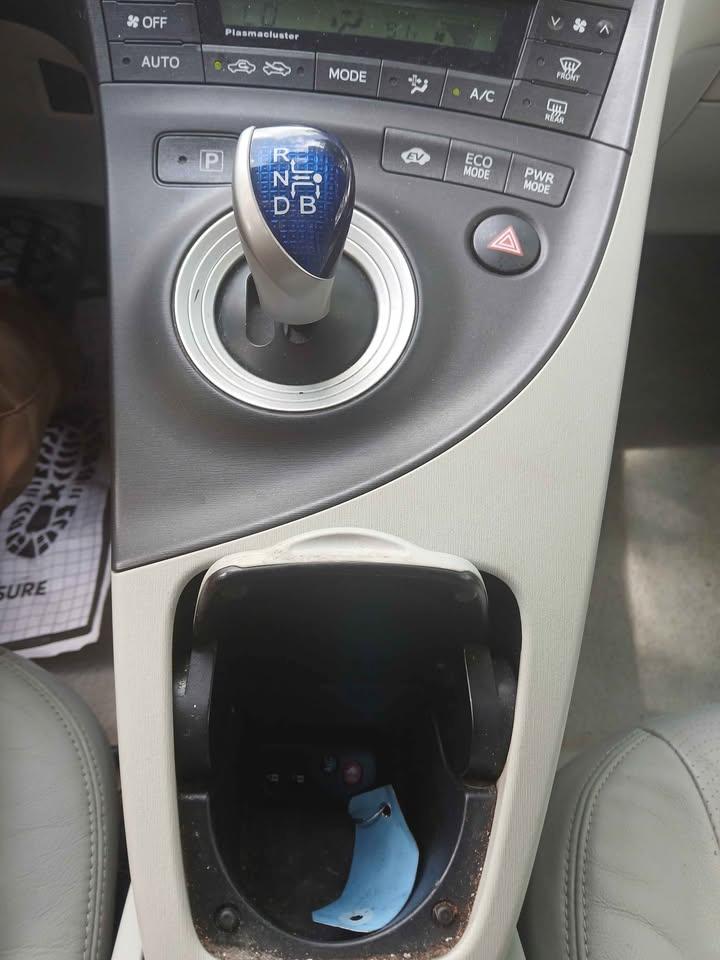 Toyota Prius 5dr HB III (Natl) 2011