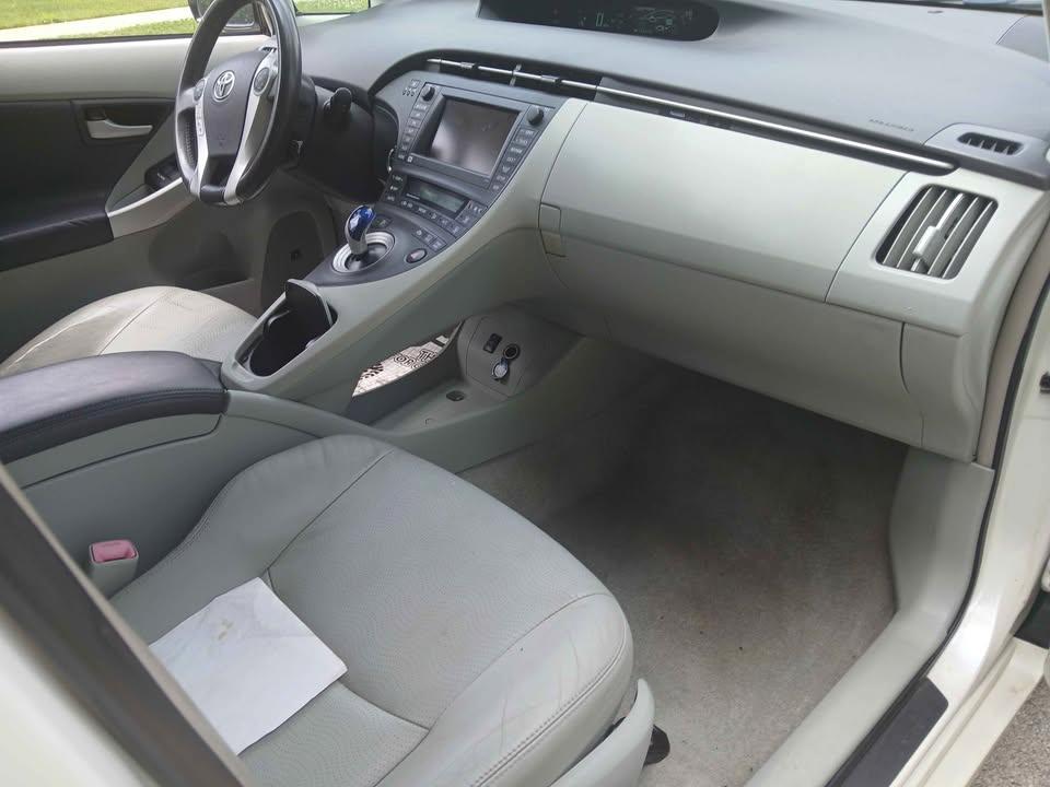 Toyota Prius 5dr HB III (Natl) 2011