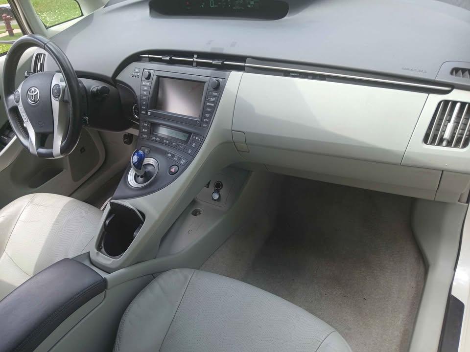 Toyota Prius 5dr HB III (Natl) 2011