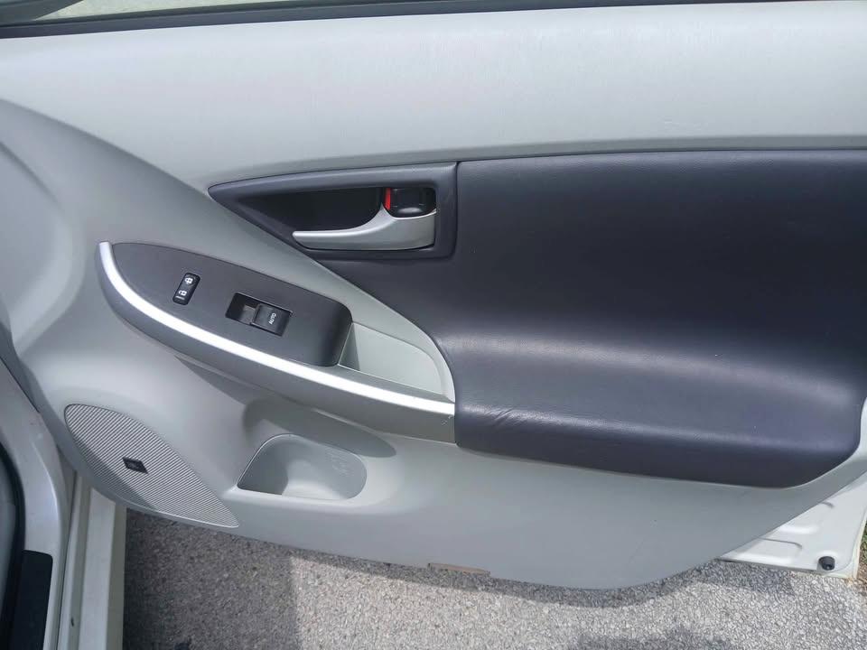 Toyota Prius 5dr HB III (Natl) 2011