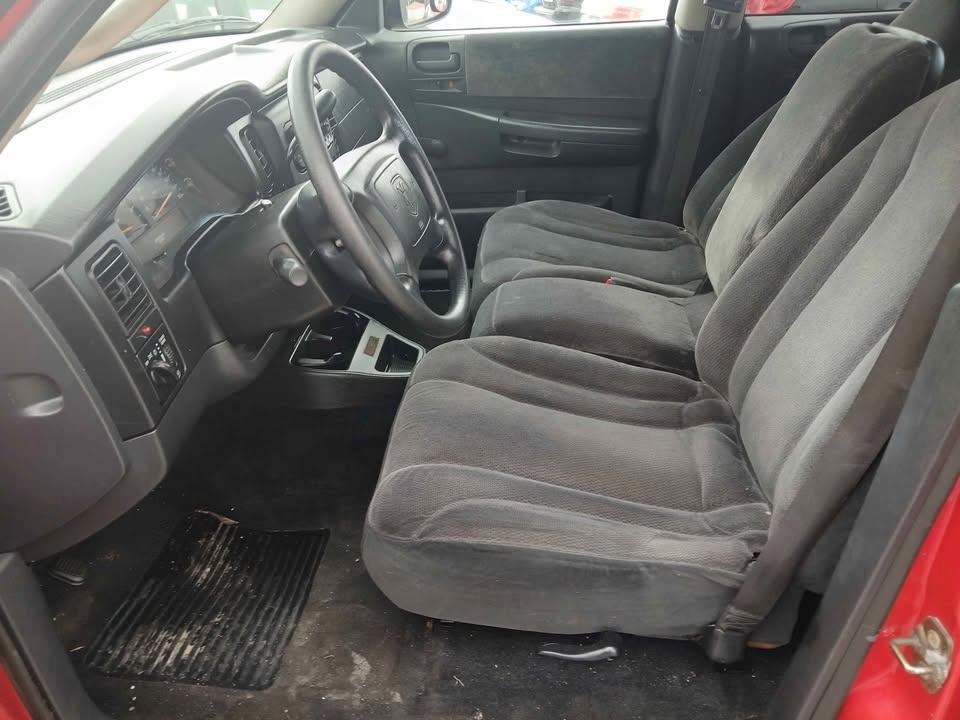 Dodge Dakota Quad Cab 131" WB 4WD Sport 2001