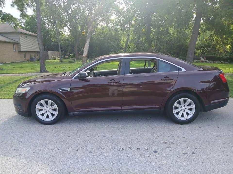 Ford Taurus 4dr Sdn SE FWD 2011
