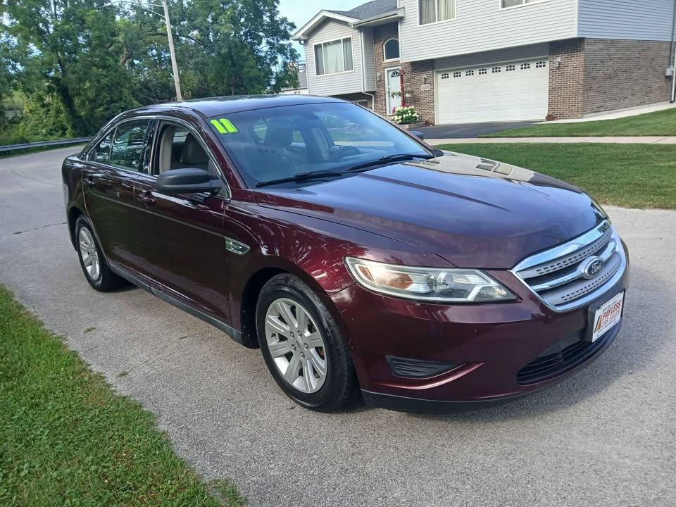 Ford Taurus 4dr Sdn SE FWD 2011