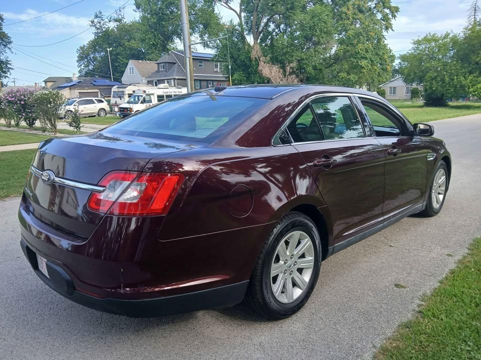 Ford Taurus 4dr Sdn SE FWD 2011