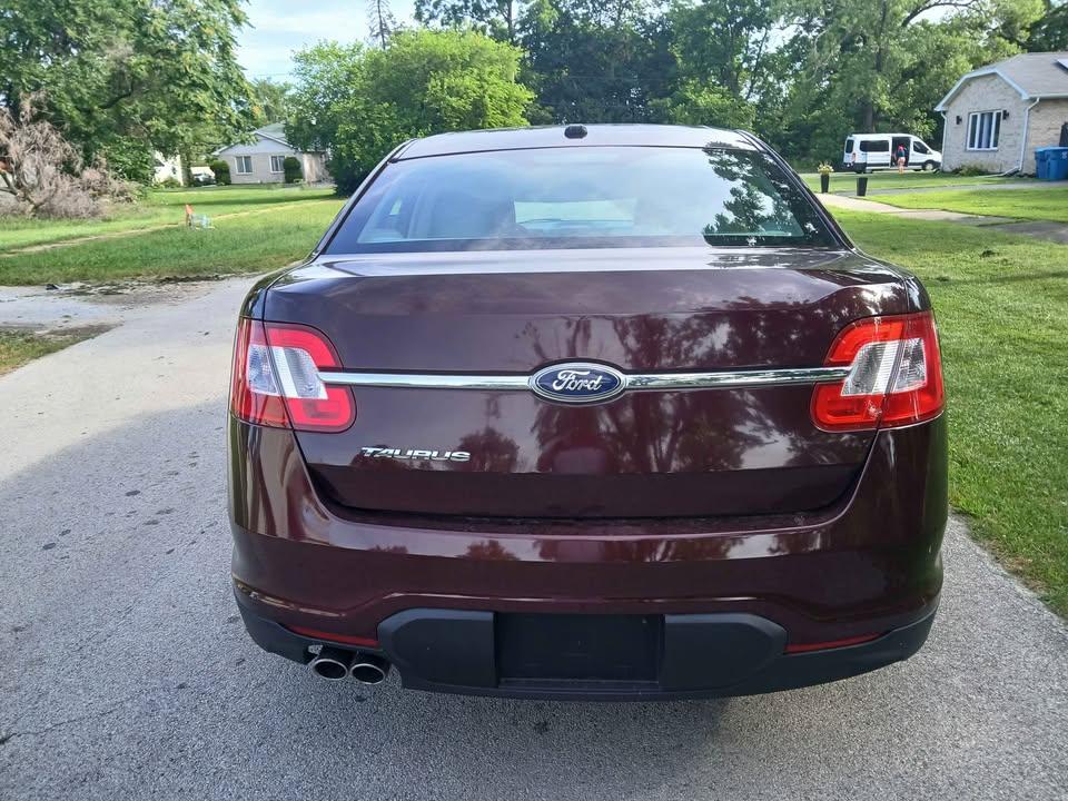 Ford Taurus 4dr Sdn SE FWD 2011