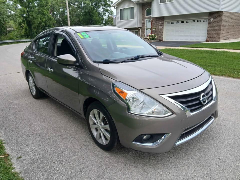 Nissan Versa 4dr Sdn CVT 1.6 SL *Ltd Avail* 2015