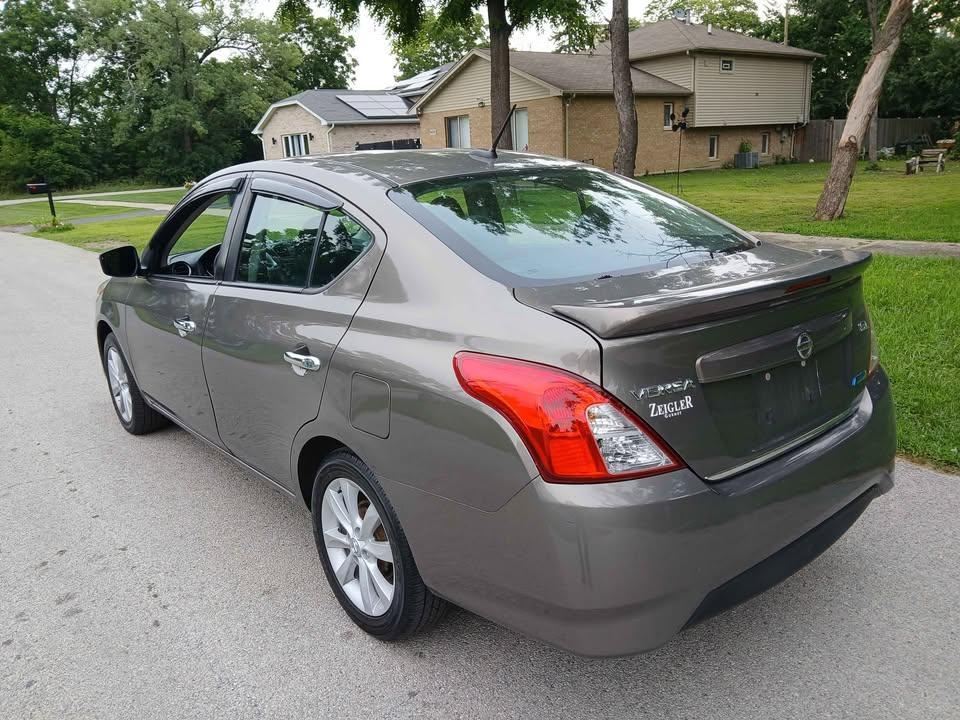 Nissan Versa 4dr Sdn CVT 1.6 SL *Ltd Avail* 2015