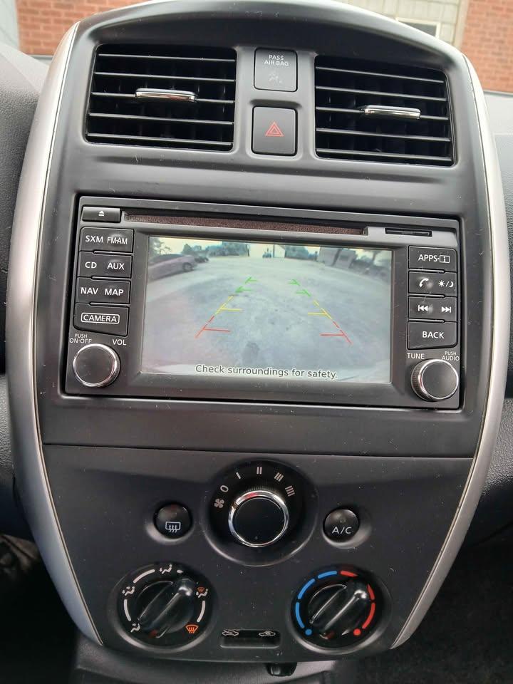 Nissan Versa 4dr Sdn CVT 1.6 SL *Ltd Avail* 2015