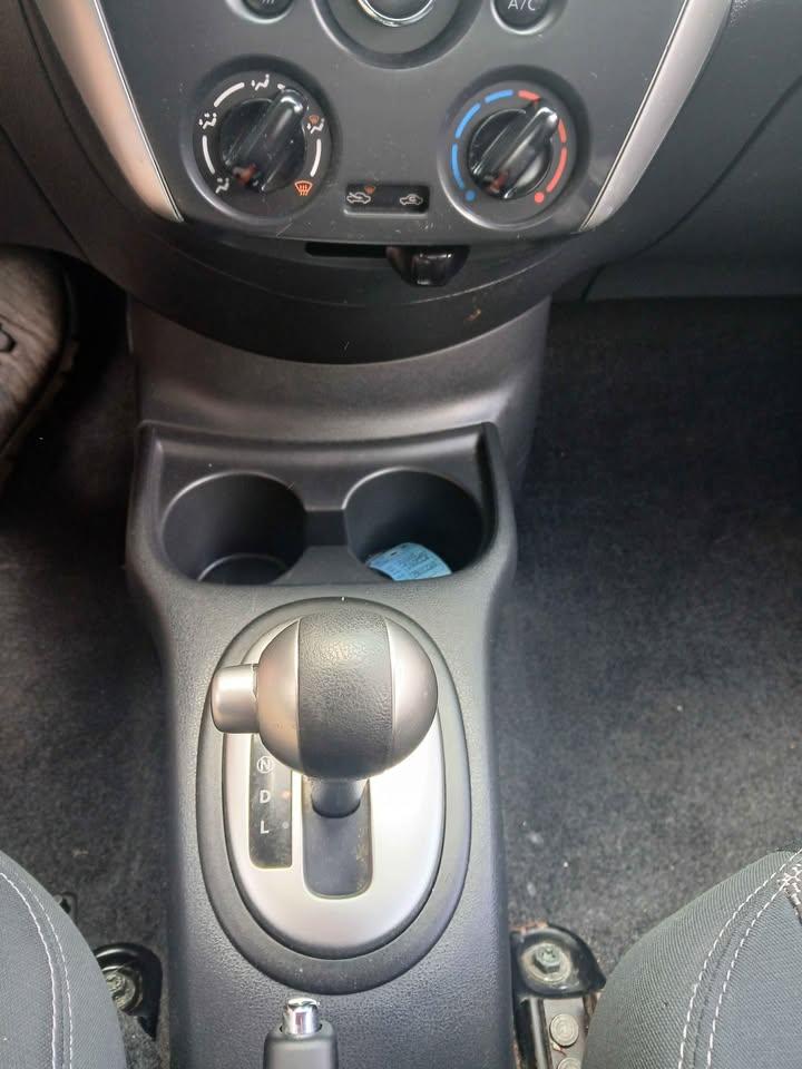 Nissan Versa 4dr Sdn CVT 1.6 SL *Ltd Avail* 2015