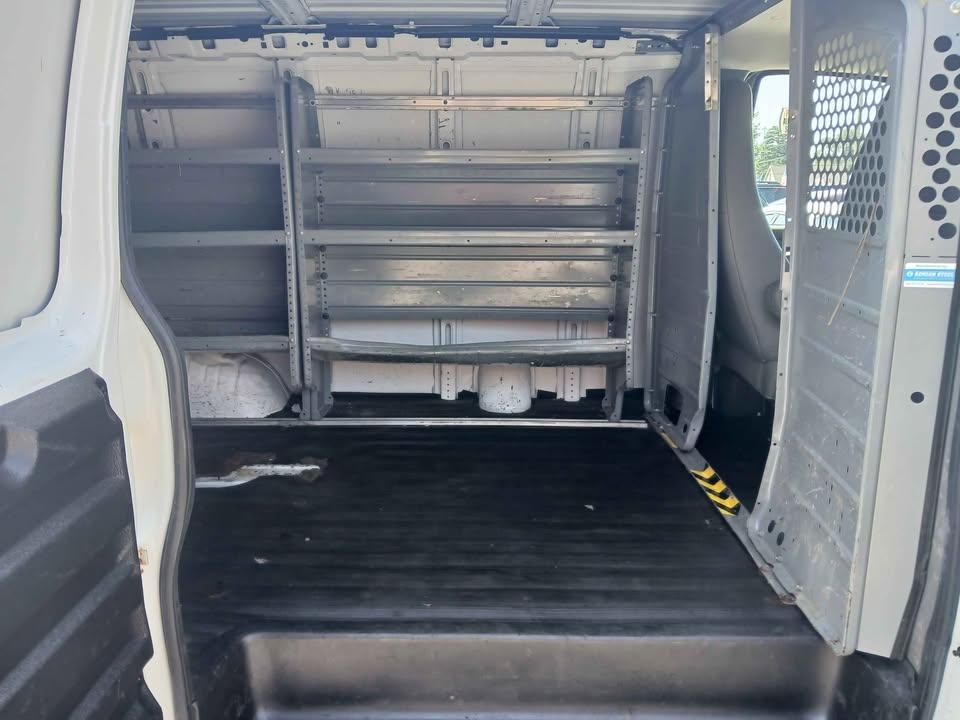 Chevrolet Express Cargo Van RWD 2500 135" 2013