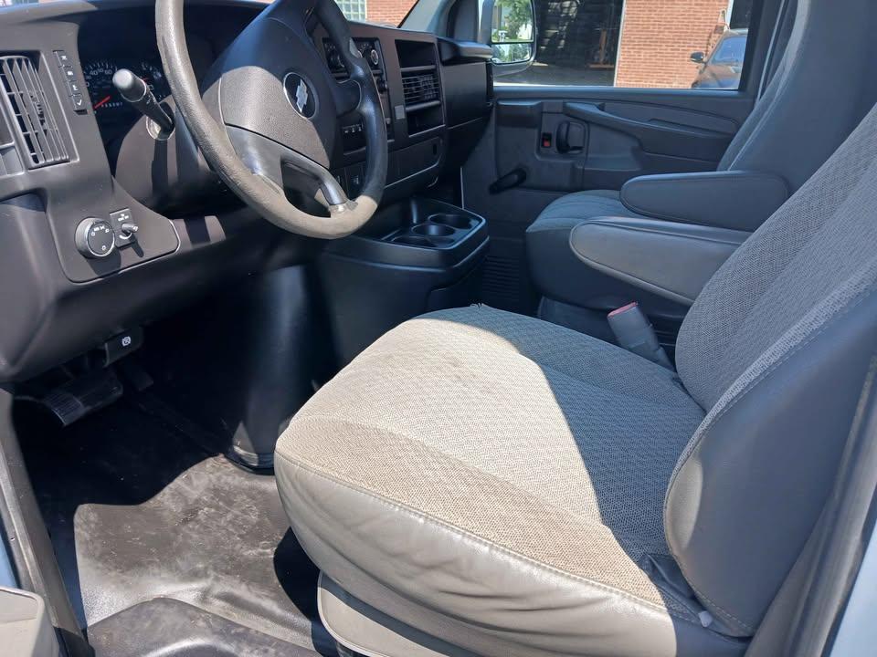 Chevrolet Express Cargo Van RWD 2500 135" 2013