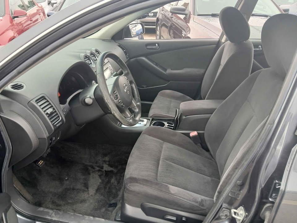 Nissan Altima 4dr Sdn I4 CVT 2.5 S 2011