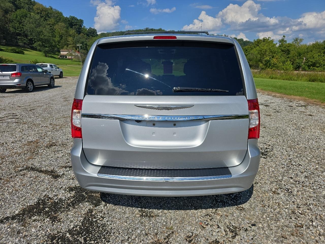 Chrysler Town & Country Touring 2011