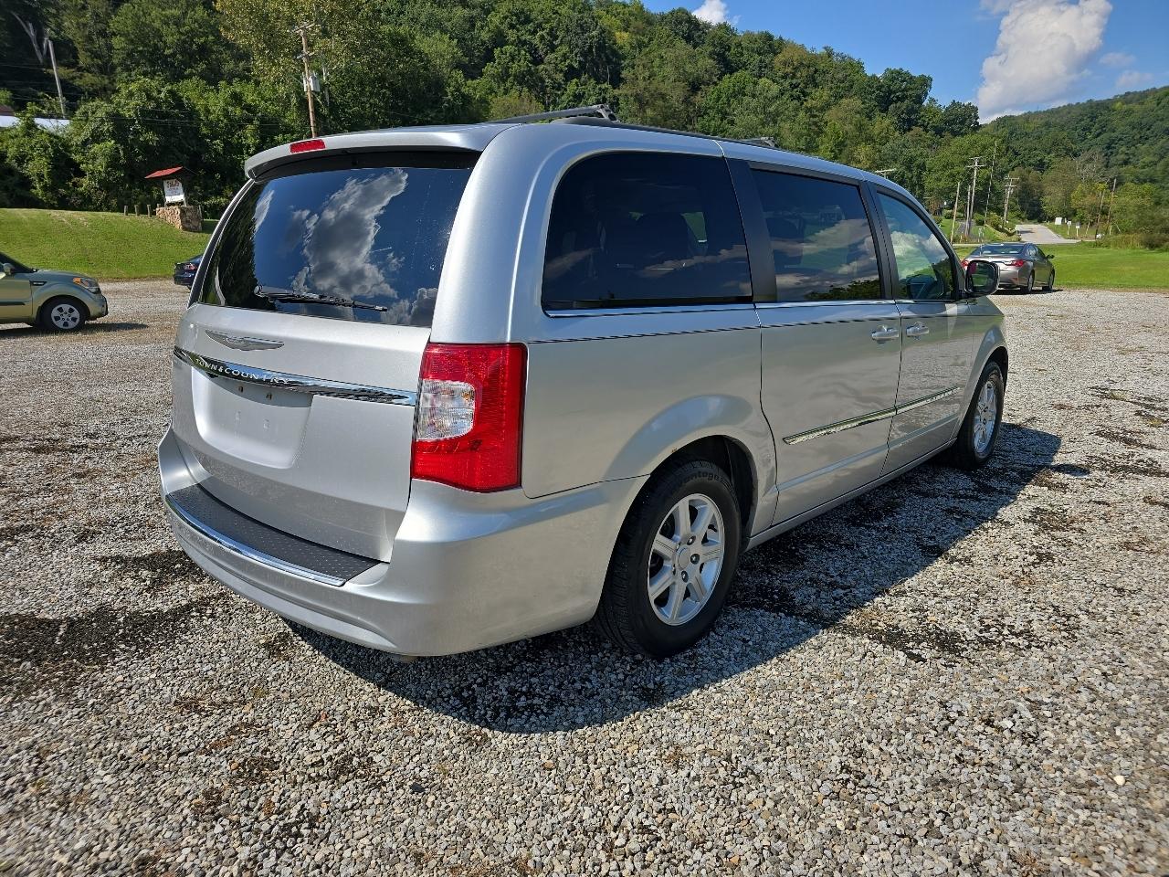 Chrysler Town & Country Touring 2011