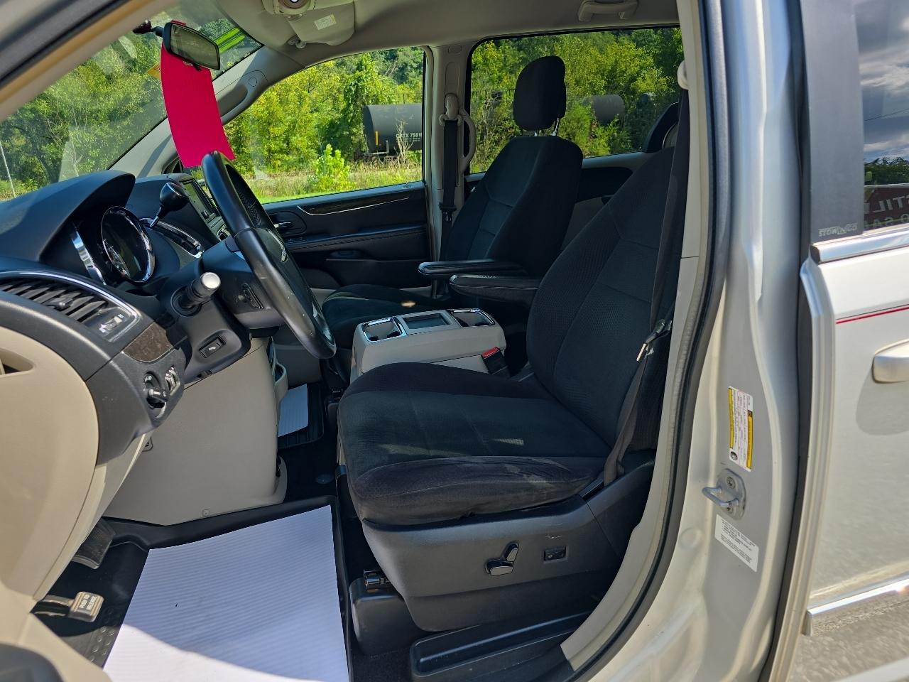 Chrysler Town & Country Touring 2011