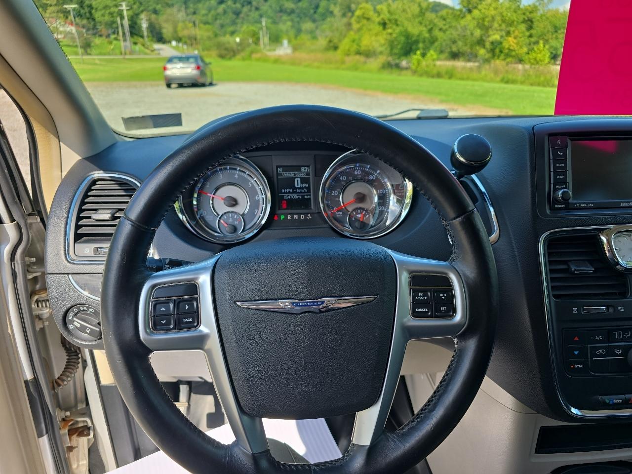 Chrysler Town & Country Touring 2011